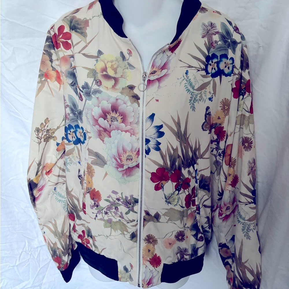 District 77 , floral jacket , S